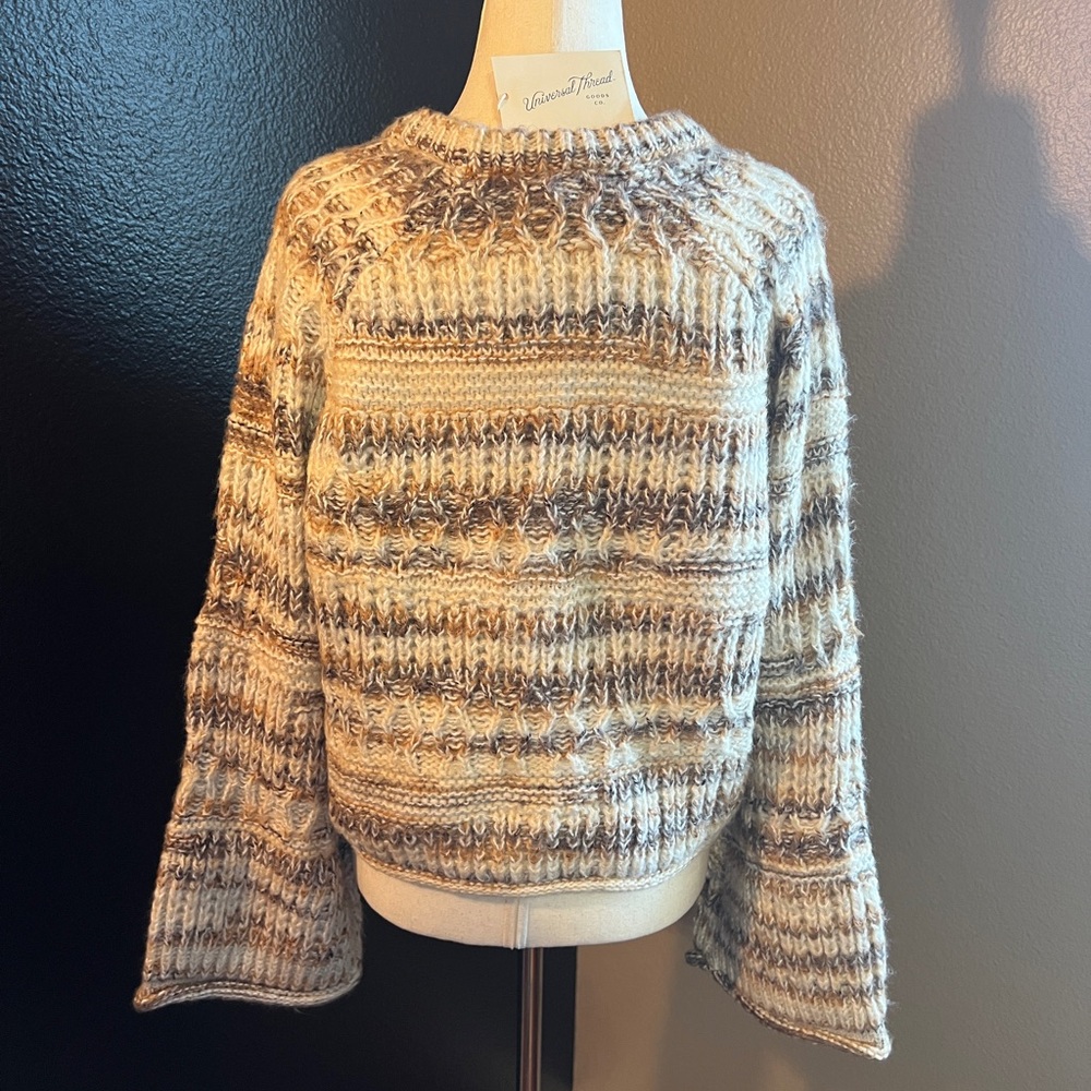 Chunky Universal Thread Sweater - Picture 2 of 5